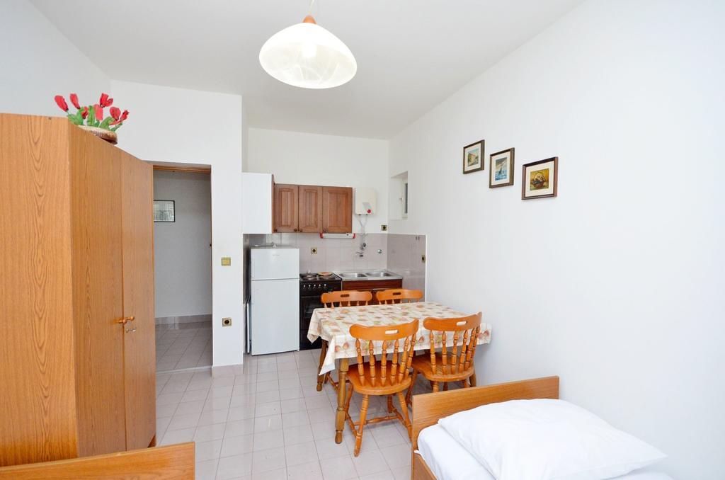 Apartments Vila Punta Jadrtovac Zewnętrze zdjęcie